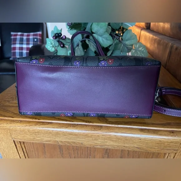 Coach Mollie Tote 25 Purple Floral Print with Lavender Wristlet - Picture 7 of 16